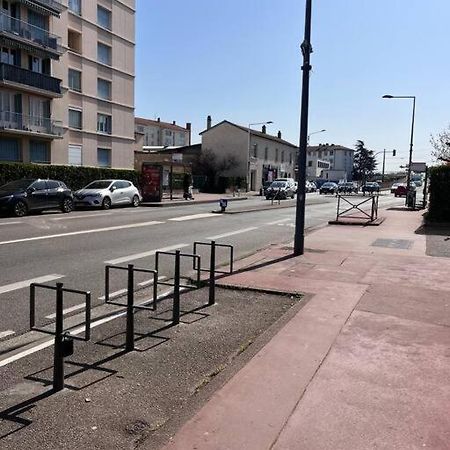 Apartmán Le Pressense Vénissieux Exteriér fotografie
